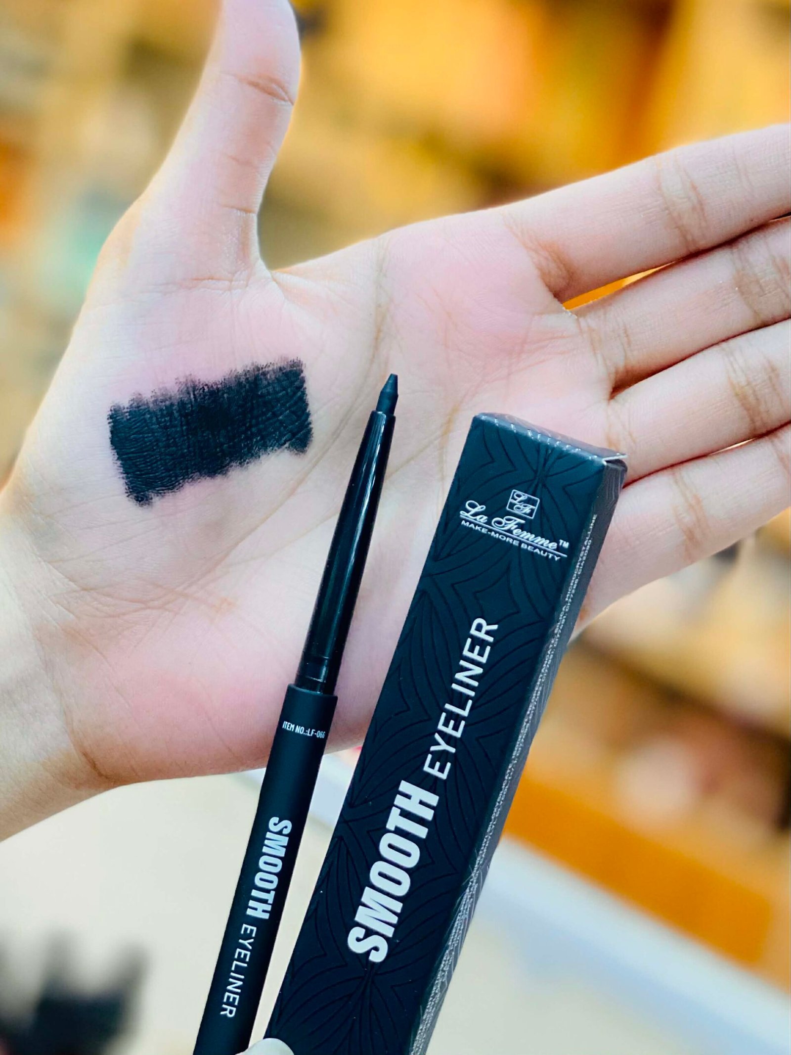 La femme smooth black kajol