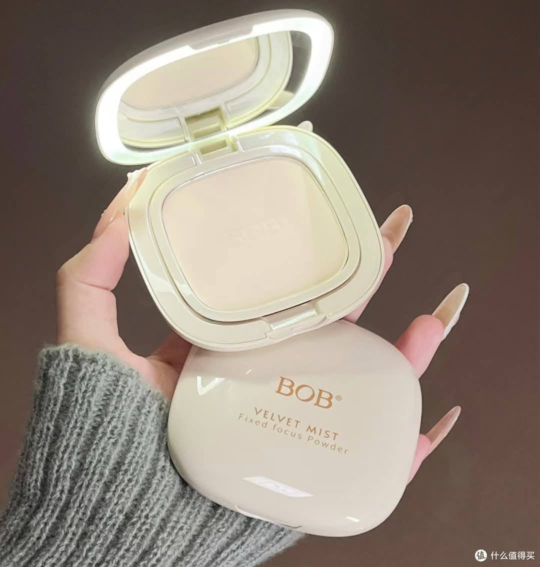 Bob Velvet Light Mist Compact Powder